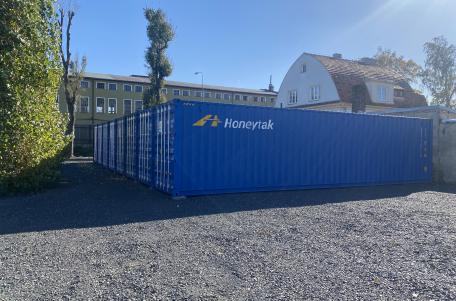 Pohled na kontejnery